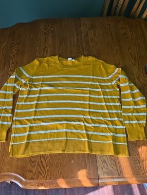 Women's Striped Crewneck Sweater - Mustard Yellow